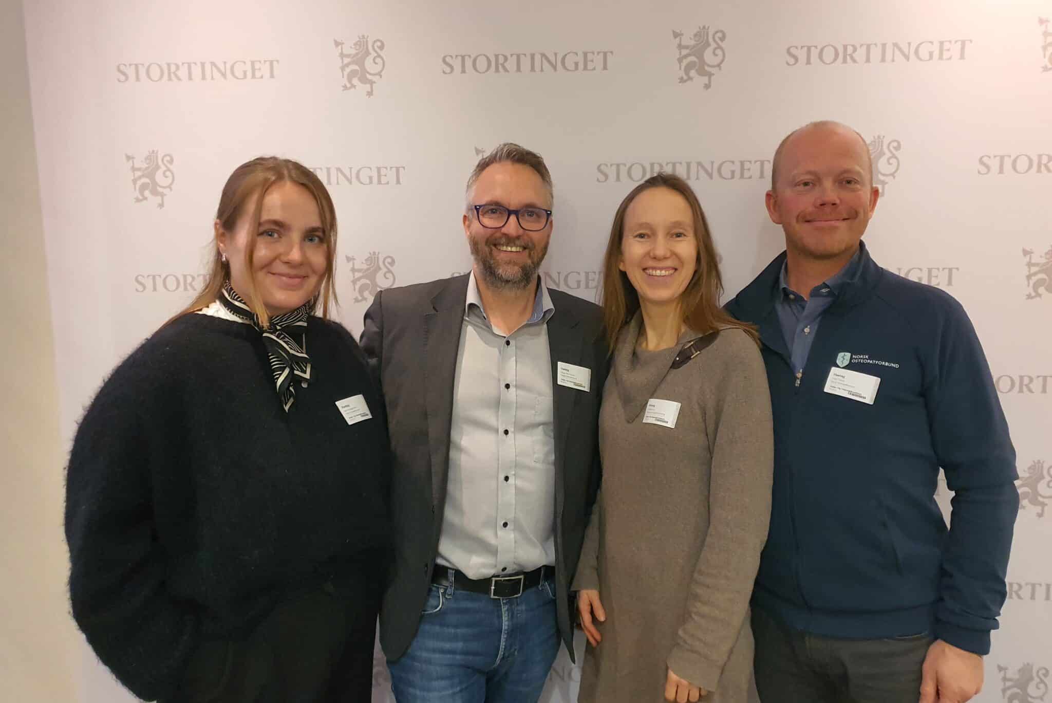 Fra venstre: Hanna Åsen Asphaug (NOF), Hans Torvald Haugo (Norges Optikerforbund), Urd Andestad (Norges Farmaceutiske Forening), Tomas Collin (NOF)