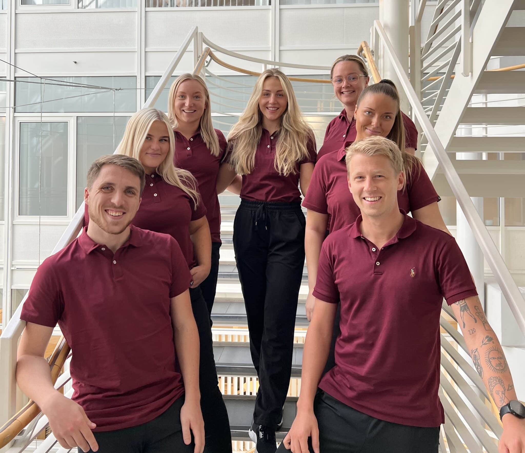 Fjerdeårsstudenter klare for dagens klinikkskift.